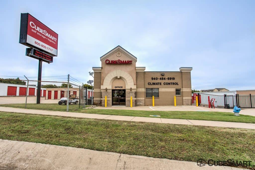 Exterior view of CubeSmart Self Storage in Denton, Texas