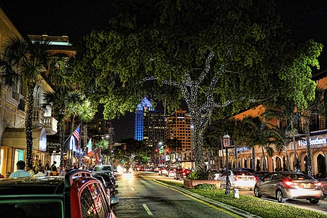 Las Olas Boulevard in Fort Lauderdale at night