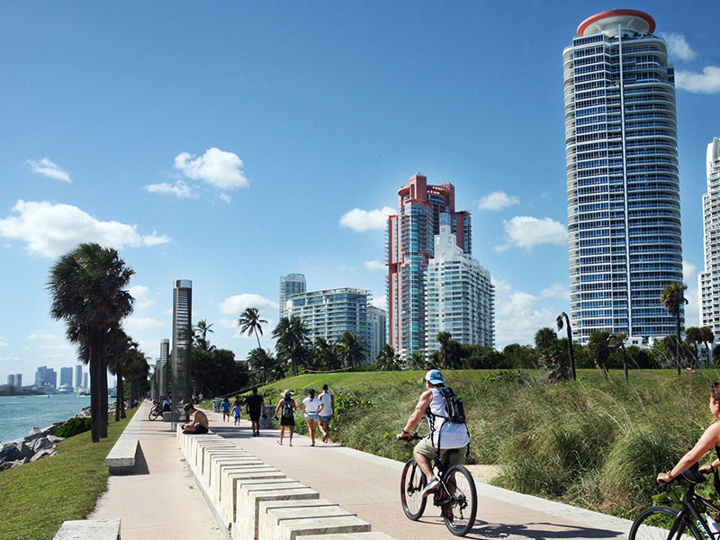 People walking and biking in Miami.