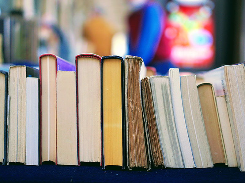 Overview of books.