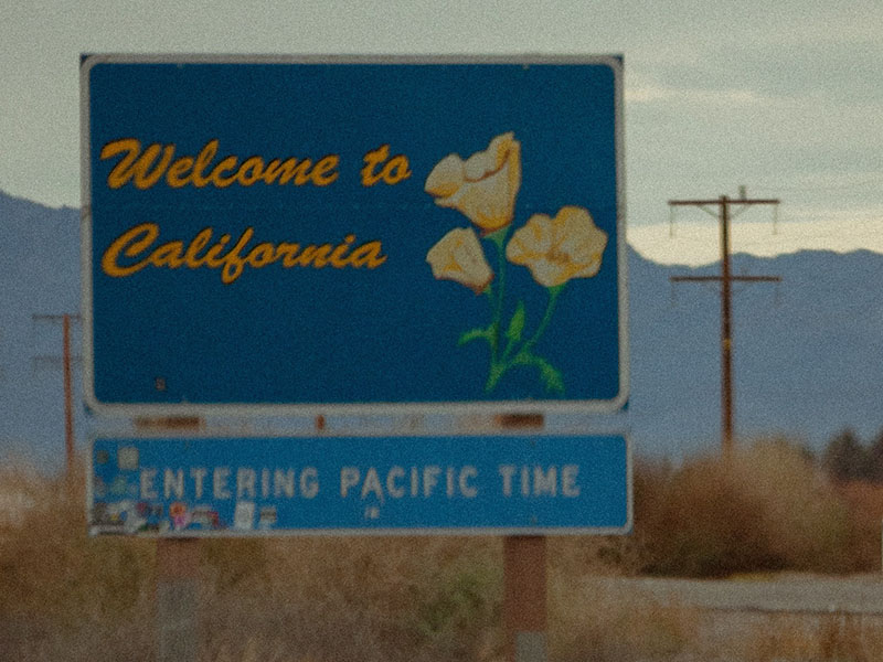 Welcome to California sign.