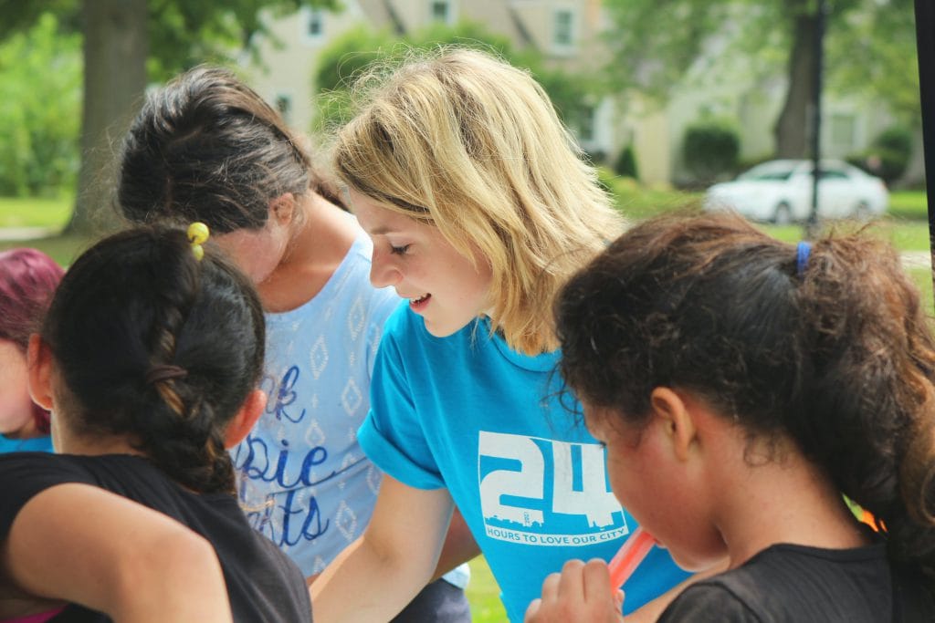 gap year - group of volunteers