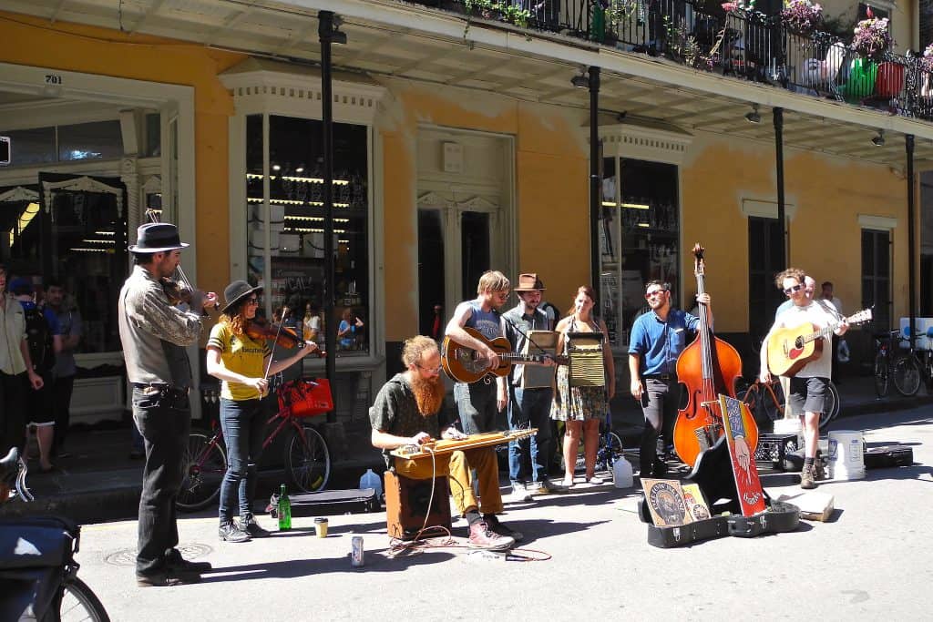 Street performers in New Orleans LA
