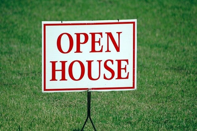 image of open house yard sign
